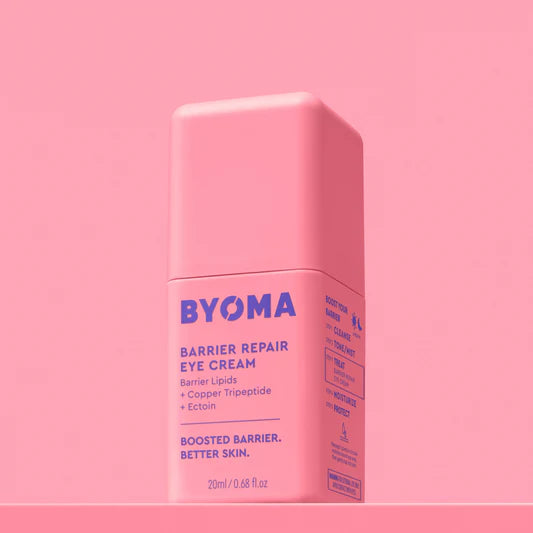 Un flacon de Byoma Barrier Repair Eye Cream.