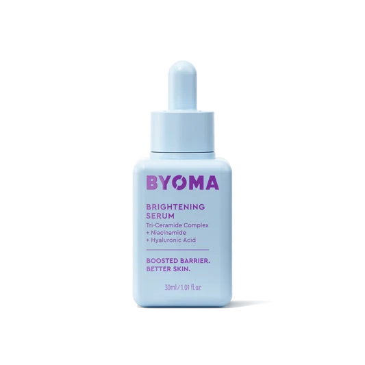 Un flacon de sérum éclat Byoma avec compte-gouttes.