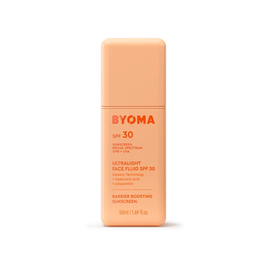 Un flacon de BYOMA Ultralight Face Fluid SPF 30.