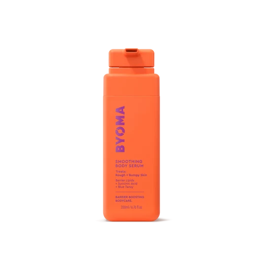 BYOMA SMOOTHING BODY SERUM sur fond blanc.